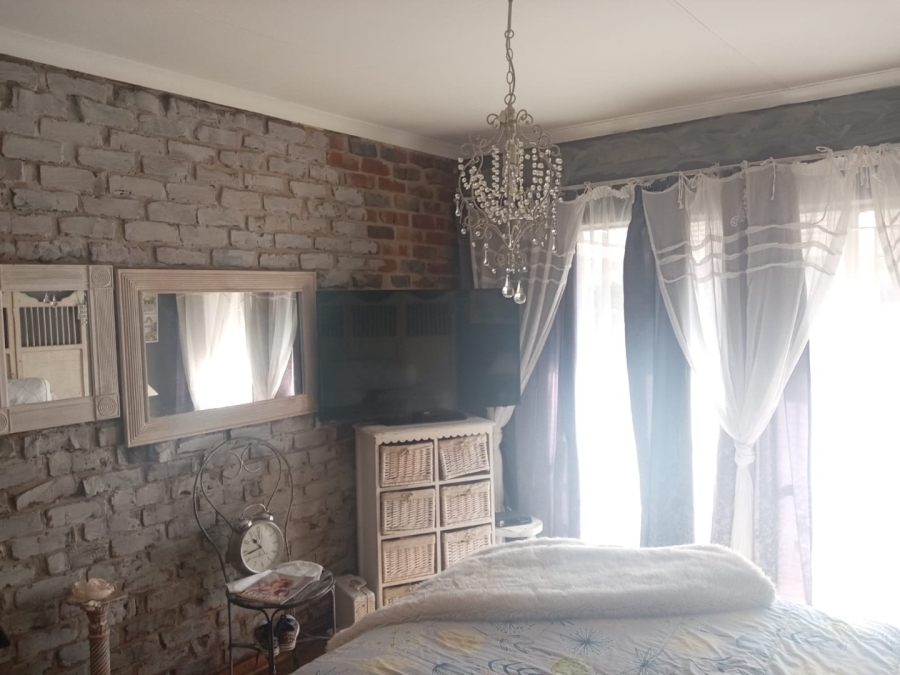 2 Bedroom Property for Sale in Pellissier Free State